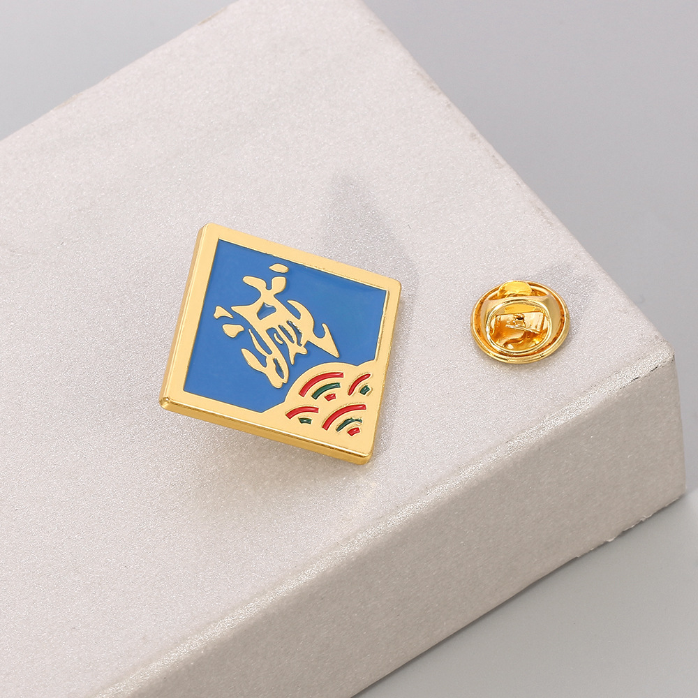 1 Buah Pin Badge Merchandise A - Anime Merchandise Logo ulasan dan harga